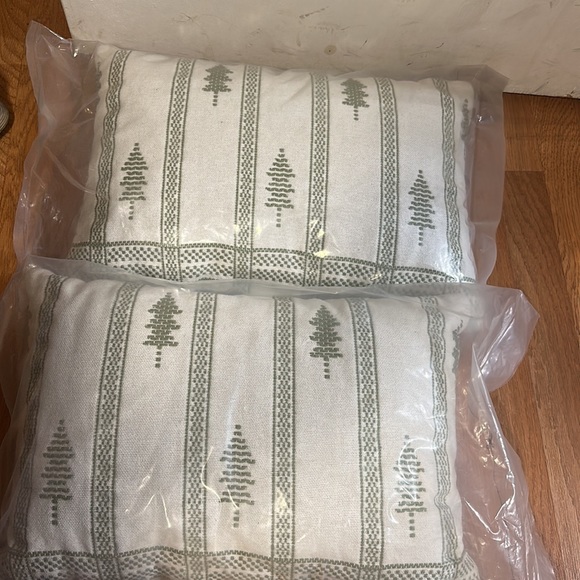 2 Target 🎯 Christmas decorative lumbar outdoor pillows! 20x12 ! New sealed - Picture 2 of 4